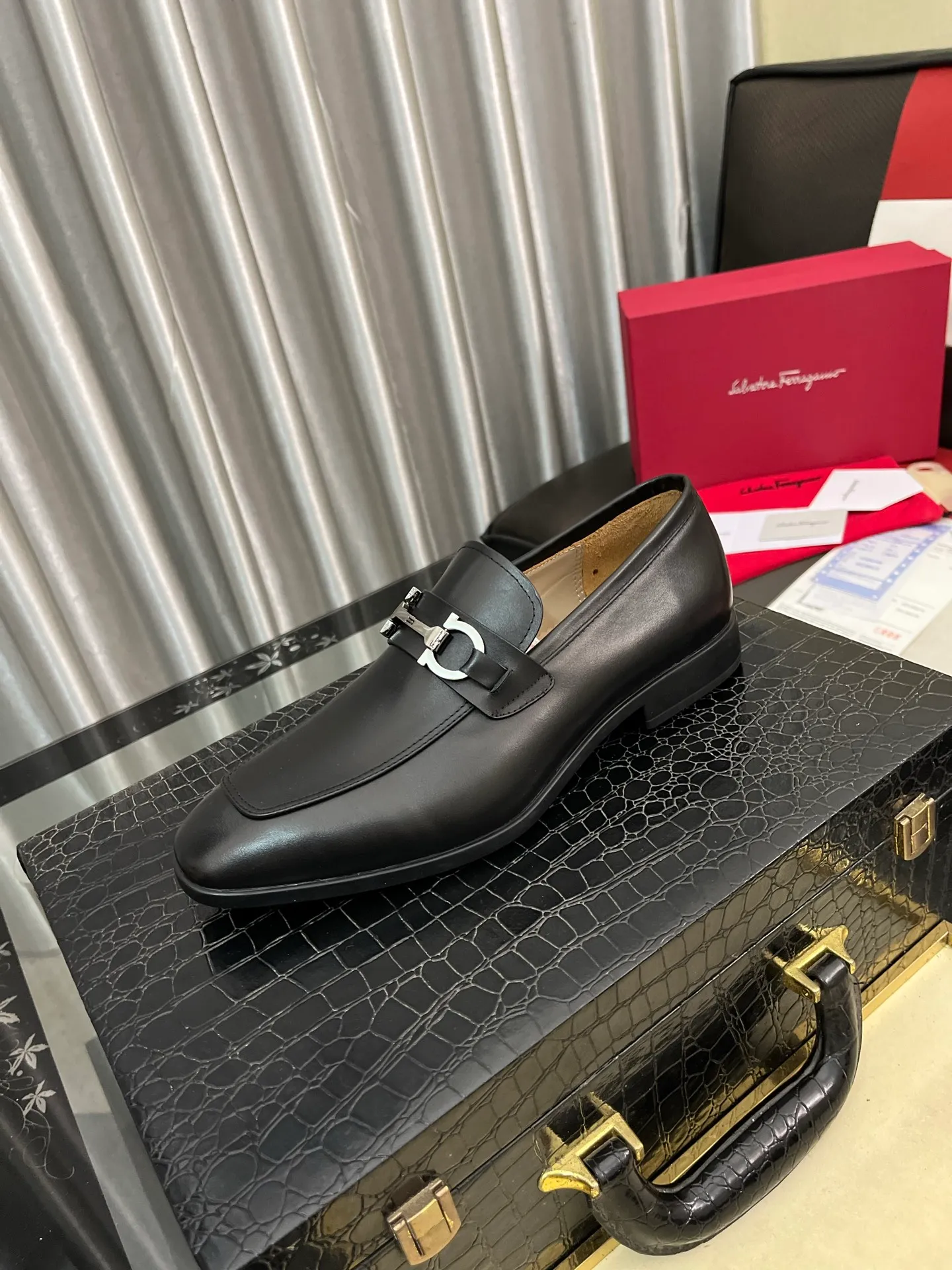 Men's shoes 💰600⌚️⌚️[Salvatore Ferragamo] Ferragamo business leather shoes, 1:1 top purchasing quality, imported selected original calfskin for the uppers, imported original soft water-dyed cowhide for the inner feet, imported original customized Italian handmade lightweight foam outsole, size: 39-44 5️⃣ options available